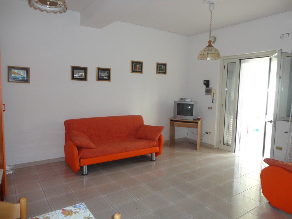 Villa Monica Appartamenti Vieste Ruang foto