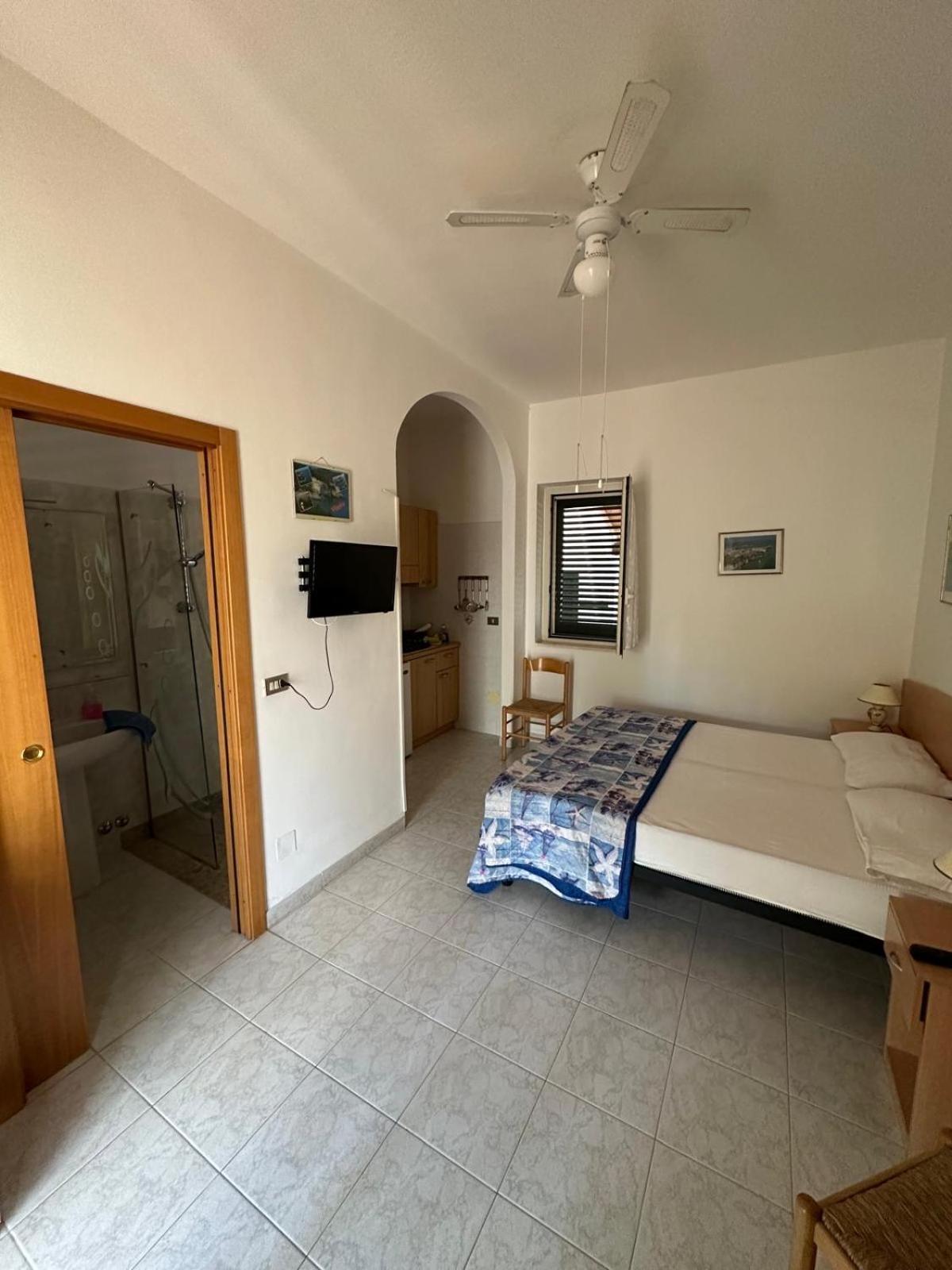 Villa Monica Appartamenti Vieste Bagian luar foto