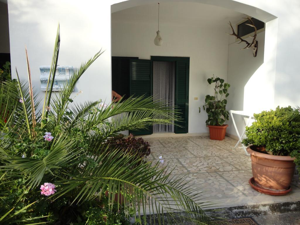 Villa Monica Appartamenti Vieste Ruang foto