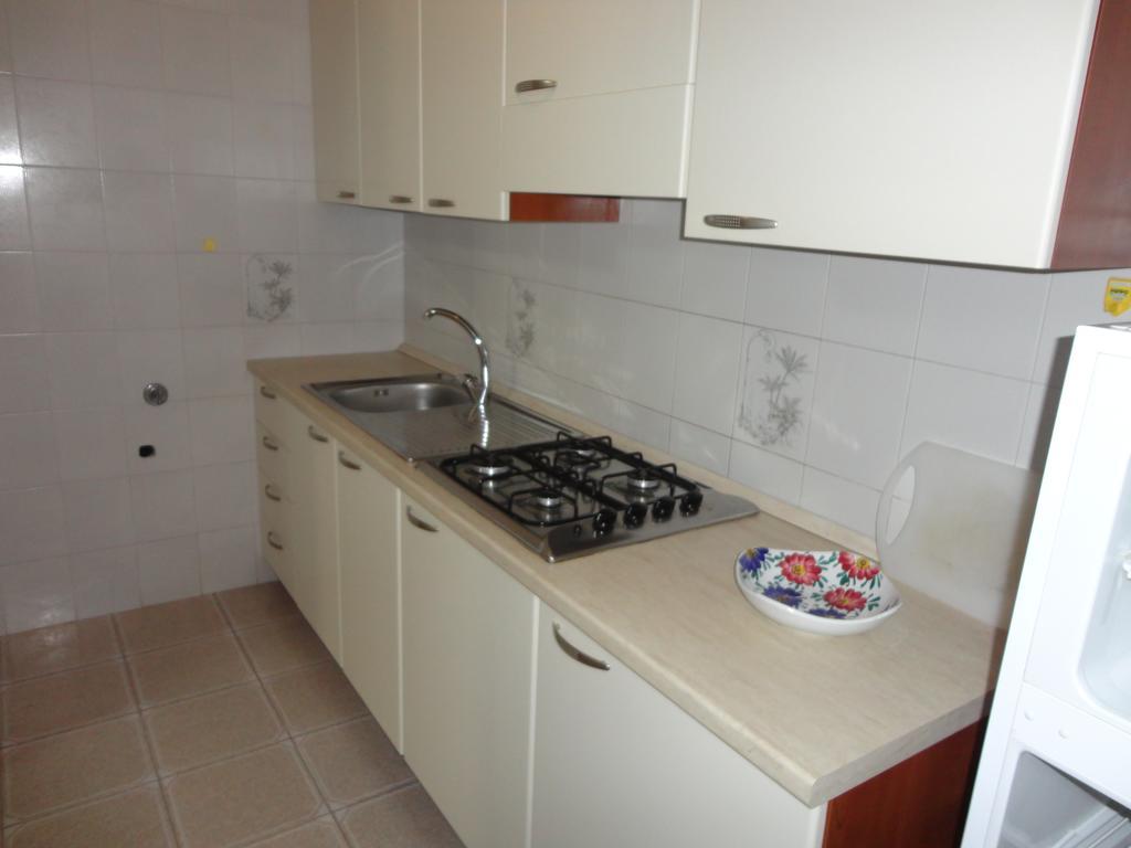 Villa Monica Appartamenti Vieste Ruang foto