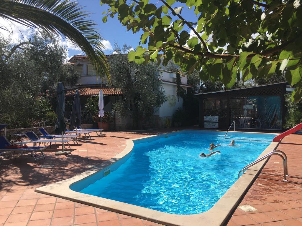 Villa Monica Appartamenti Vieste Bagian luar foto