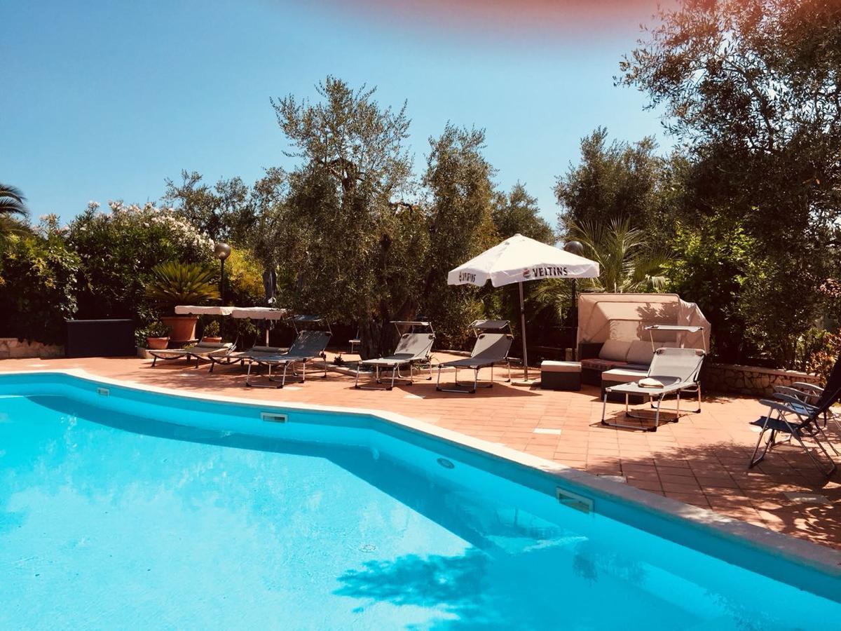 Villa Monica Appartamenti Vieste Bagian luar foto